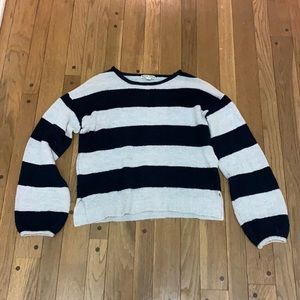 BLACK & WHITE STRIPED SWEATER